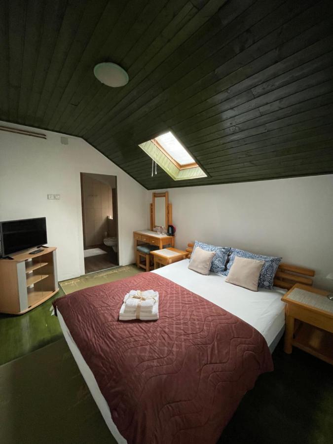 Guest House Luxotel Zrenjanin Esterno foto