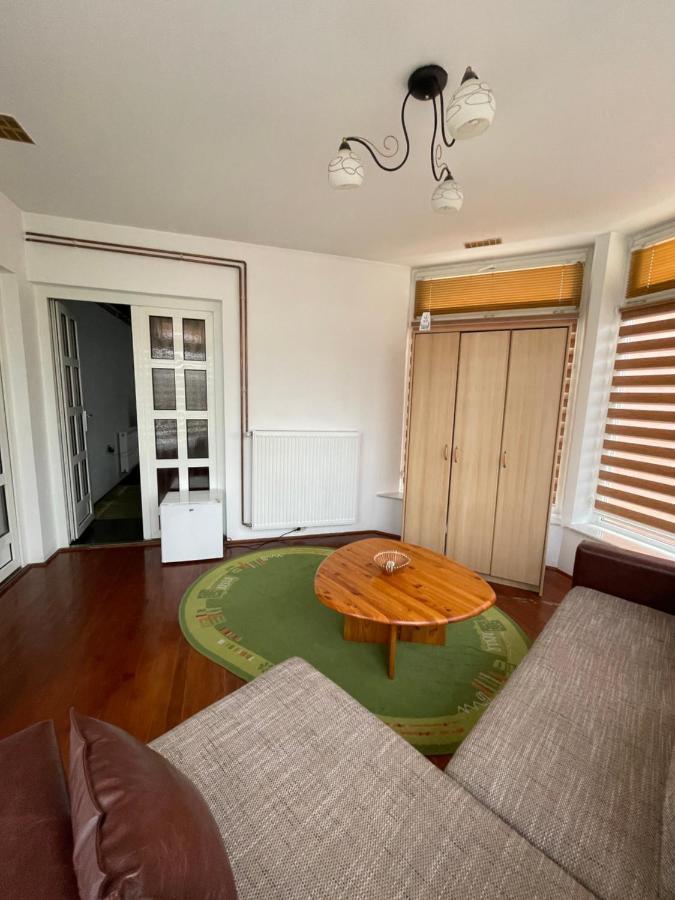 Guest House Luxotel Zrenjanin Esterno foto
