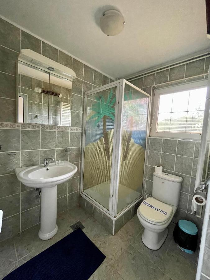 Guest House Luxotel Zrenjanin Esterno foto