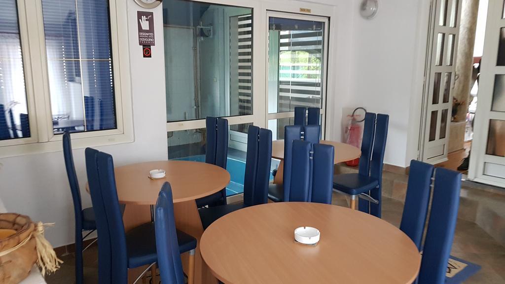 Guest House Luxotel Zrenjanin Esterno foto